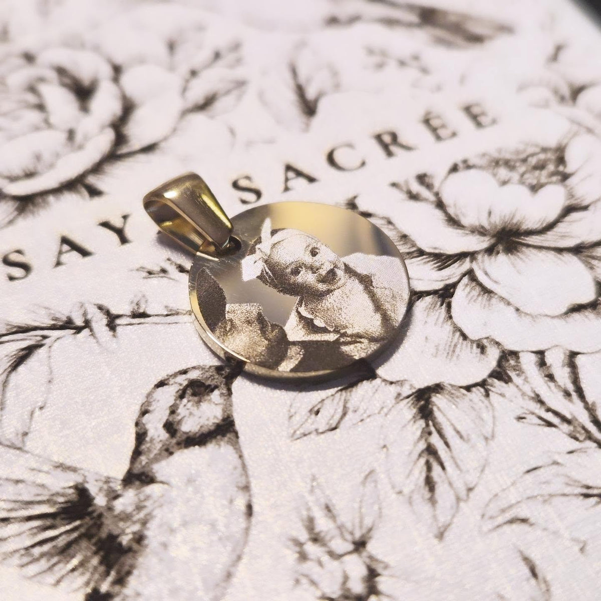 Portrait Realistic Necklace | ○♡